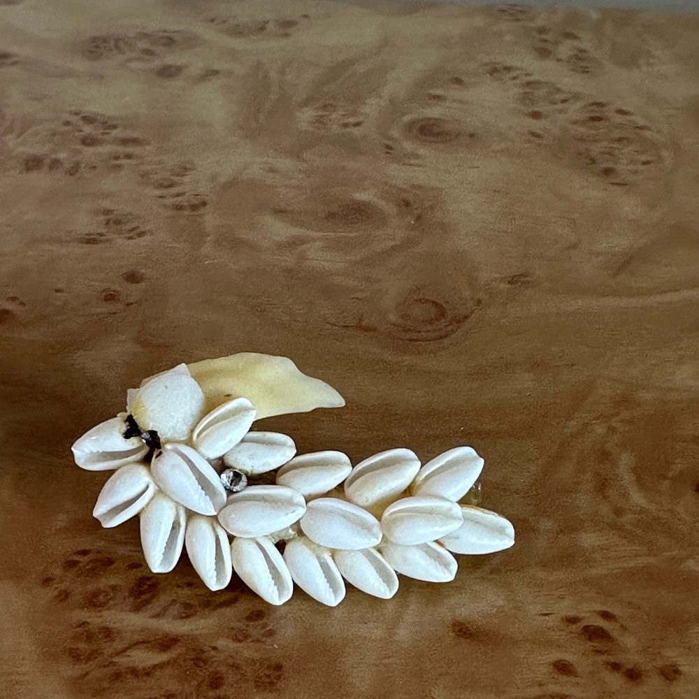 White Shell Earrings - image 2